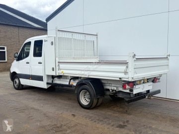 Utilitaire benne Mercedes