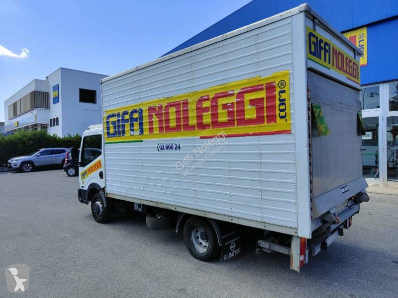 Furgoneta Nissan
