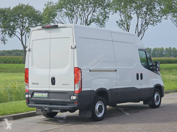 Furgón largo Iveco