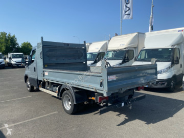 Utilitaire benne Iveco