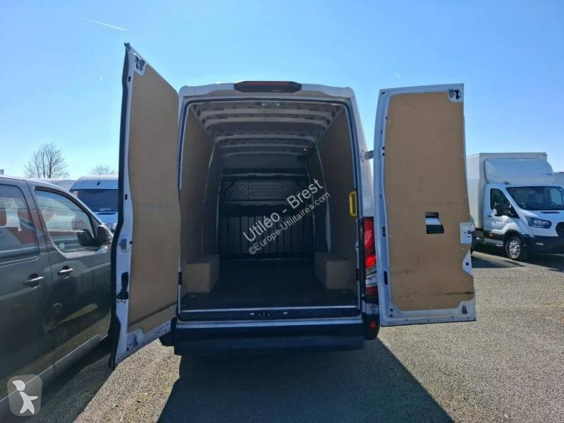 Furgoneta Iveco