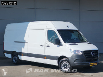 Fourgon utilitaire Mercedes