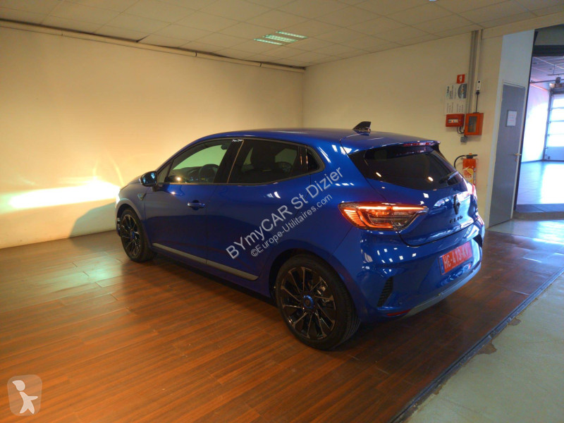 Užitkové vozidlo Renault Clio E-Tech full...