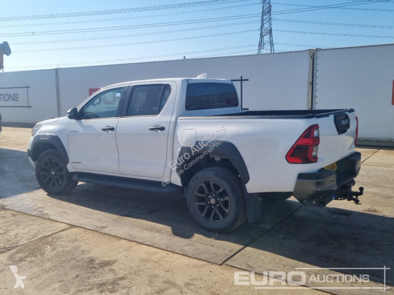 Furgoneta Toyota Hilux