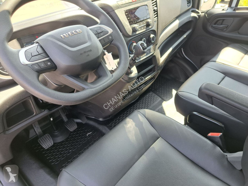 Véhicule utilitaire Iveco 35C16 160CV 3L...
