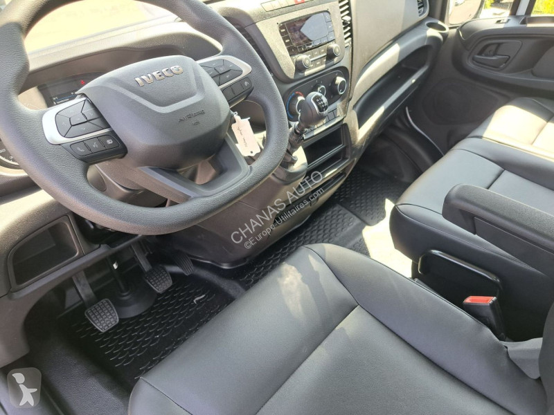 Véhicule utilitaire Iveco 35C16 160CV 3L...