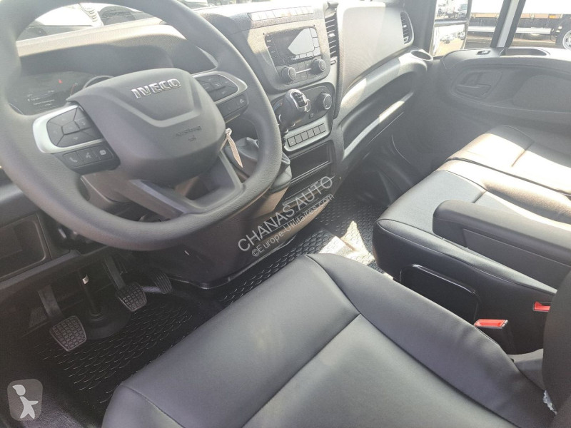 Véhicule utilitaire Iveco 35C18 180CV 3L...