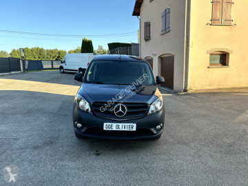 Furgoneta Mercedes