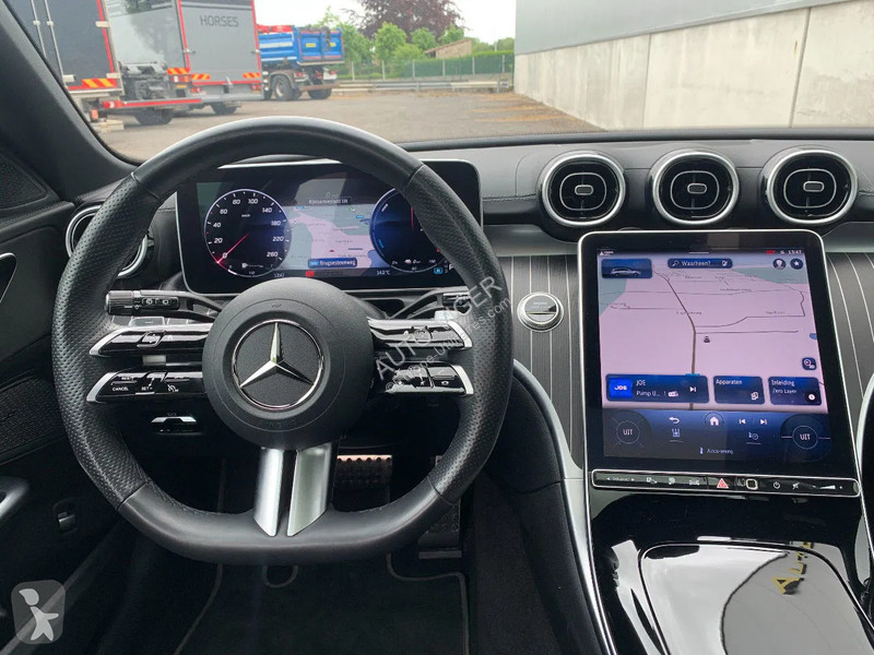 Véhicule utilitaire Mercedes...