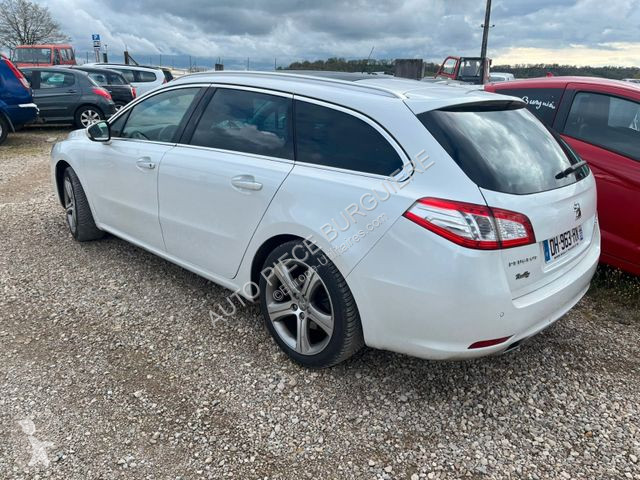 Véhicule utilitaire Peugeot SW 2.2 HDi 204 GT...
