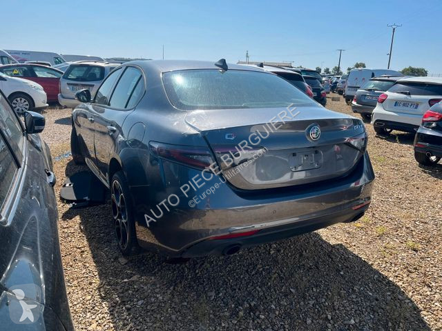 Véhicule utilitaire Alfa-Roméo Giulia 2.2 JTDm...