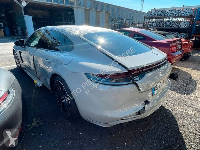 Véhicule utilitaire Porsche 4S 2.9i V6 560...