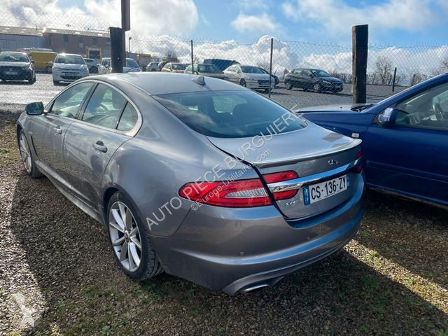 Véhicule utilitaire Jaguar 3.0D 240 V6...
