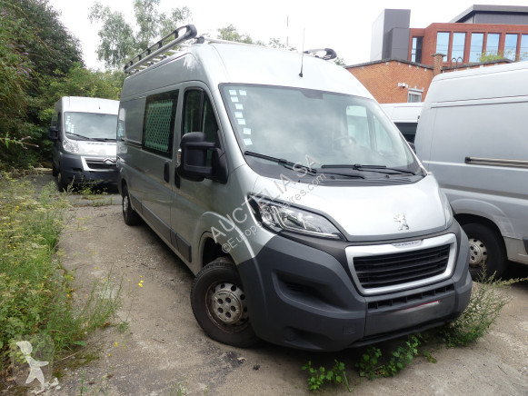 Véhicule utilitaire Peugeot