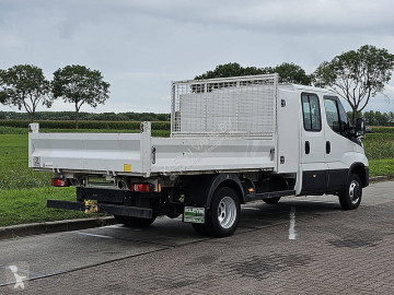 Con volquete Iveco