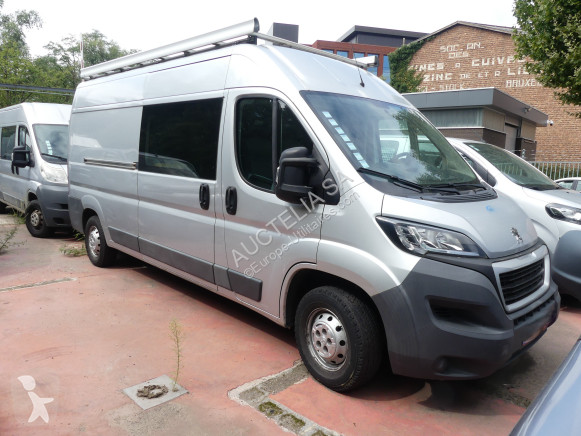 Véhicule utilitaire Peugeot