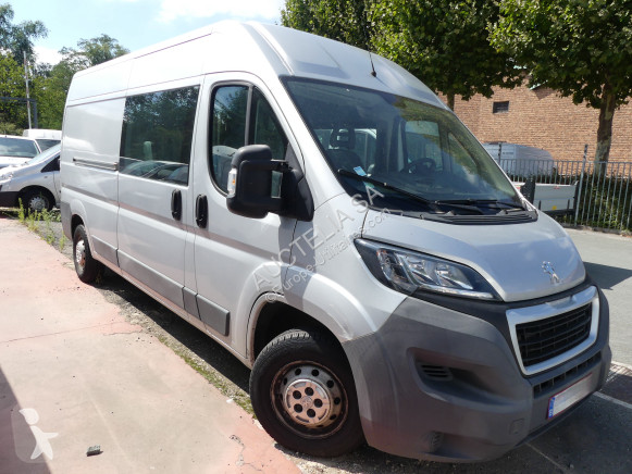 Véhicule utilitaire Peugeot