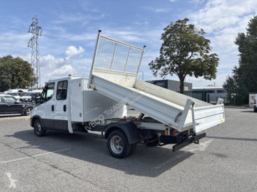 Con volquete Iveco