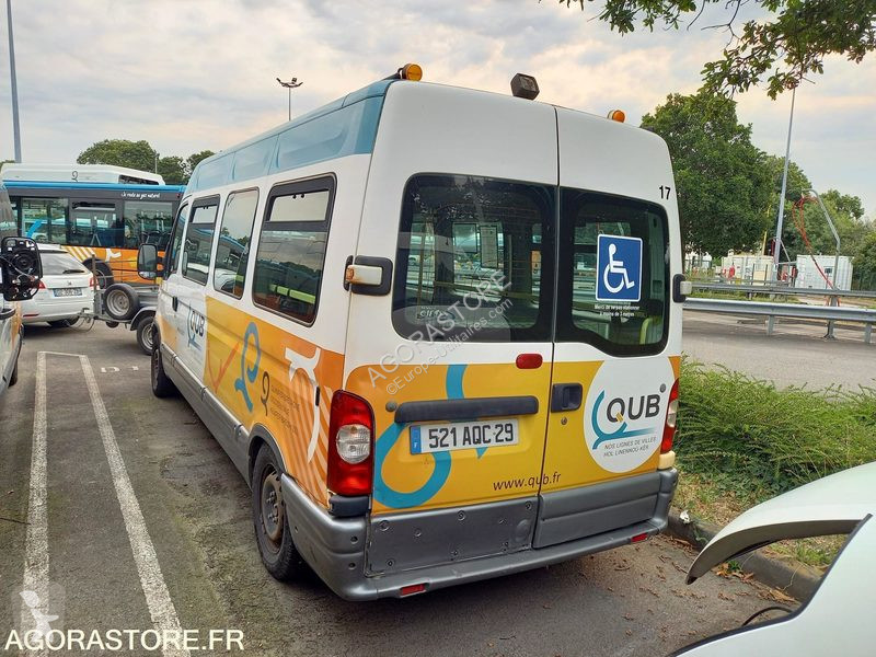 Véhicule utilitaire Renault MASTER II FOURGON...