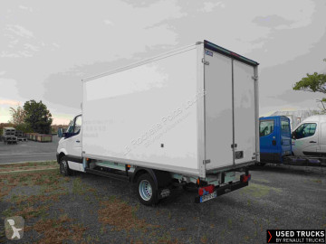 Utilitaire caisse grand volume Mercedes