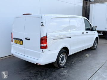 Fourgon utilitaire Mercedes