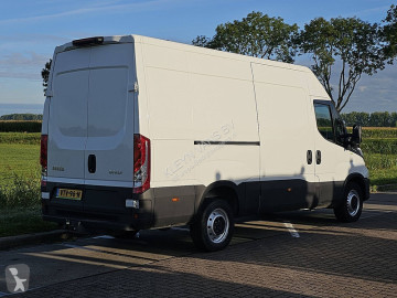 Fourgon utilitaire Iveco