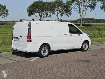 Fourgon utilitaire Mercedes