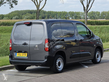 Fourgon utilitaire Peugeot