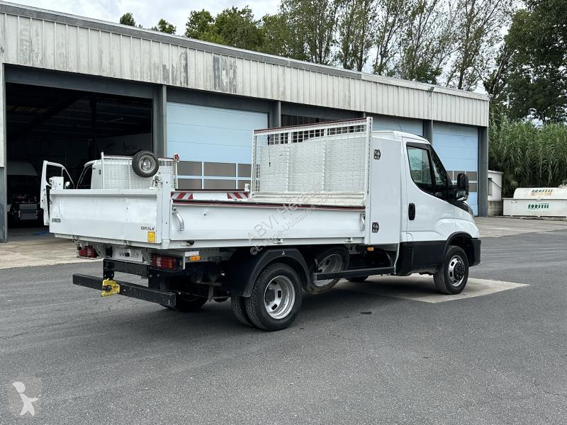 Furgoneta Iveco 35C16 3.0L DAILY BENNE ET COFFRE