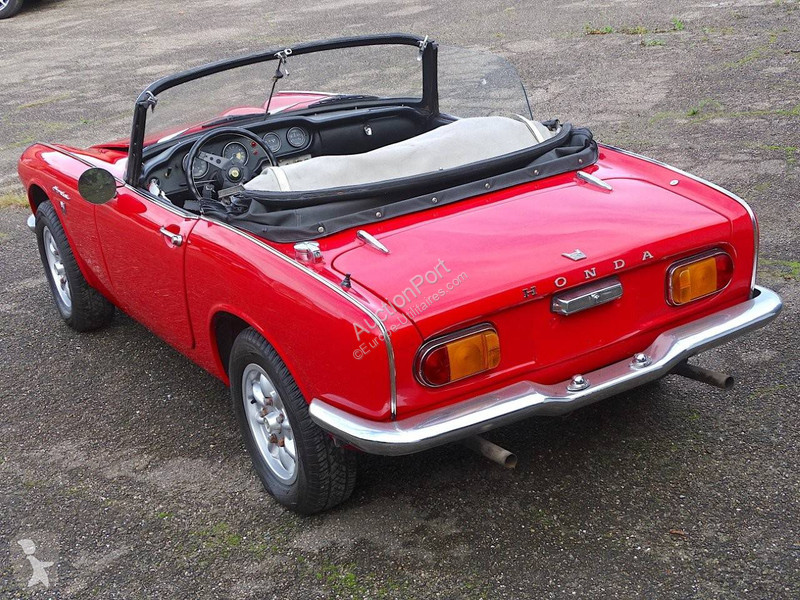 Véhicule utilitaire Honda S800
