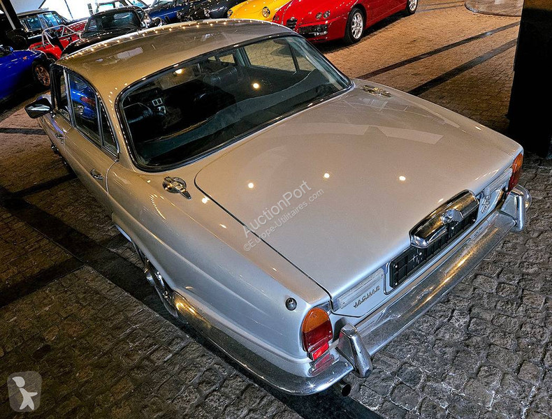 Véhicule utilitaire Jaguar (series II) 4.2...