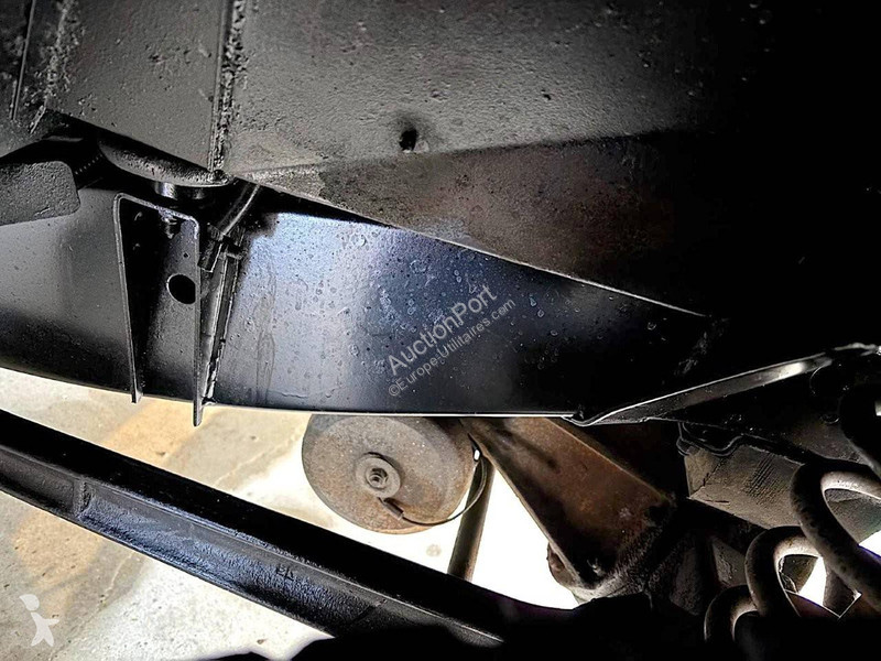 Véhicule utilitaire Land Rover (I) _ ?? V8...