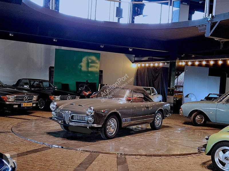 Véhicule utilitaire Alfa-Roméo 2000