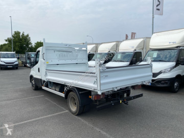 Utilitaire benne Iveco