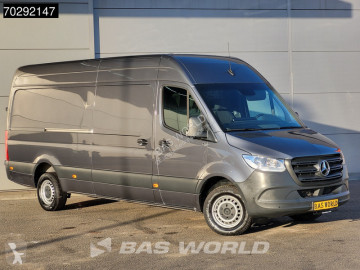 Fourgon utilitaire Mercedes
