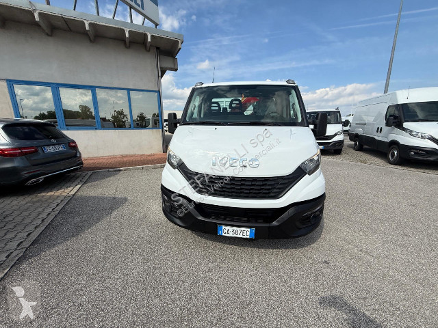 Furgoneta Iveco DAILY 35C14 CASSONE CON GRU