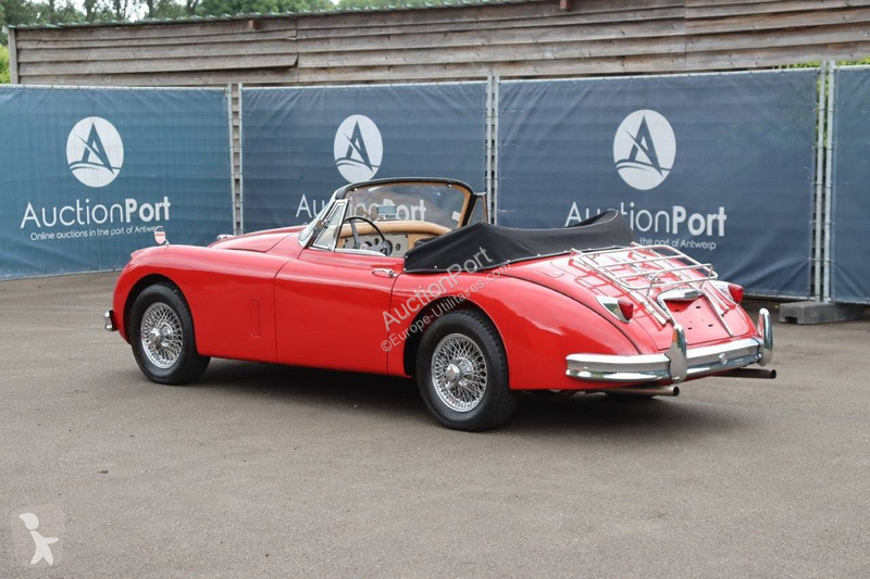 Véhicule utilitaire Jaguar 150 DHC