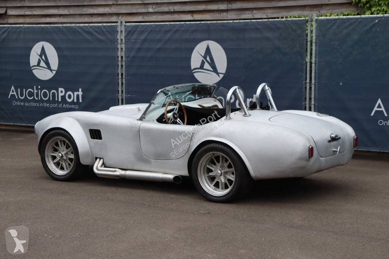Furgoneta   Cobra replica