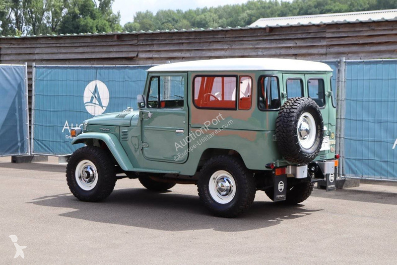 Véhicule utilitaire Toyota FJ40