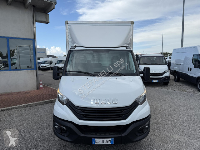 Furgoneta Iveco DAILY 35C14H BOX + SPONDA