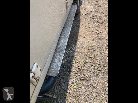 Véhicule utilitaire Land Rover 11O