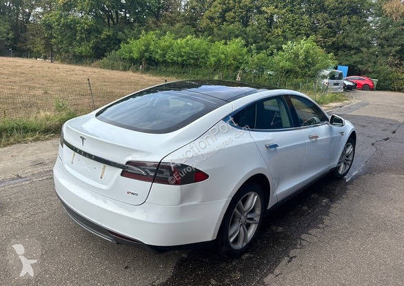 Véhicule utilitaire Tesla Model S 85...