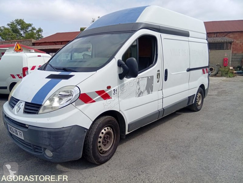 Véhicule utilitaire Renault TRAFIC