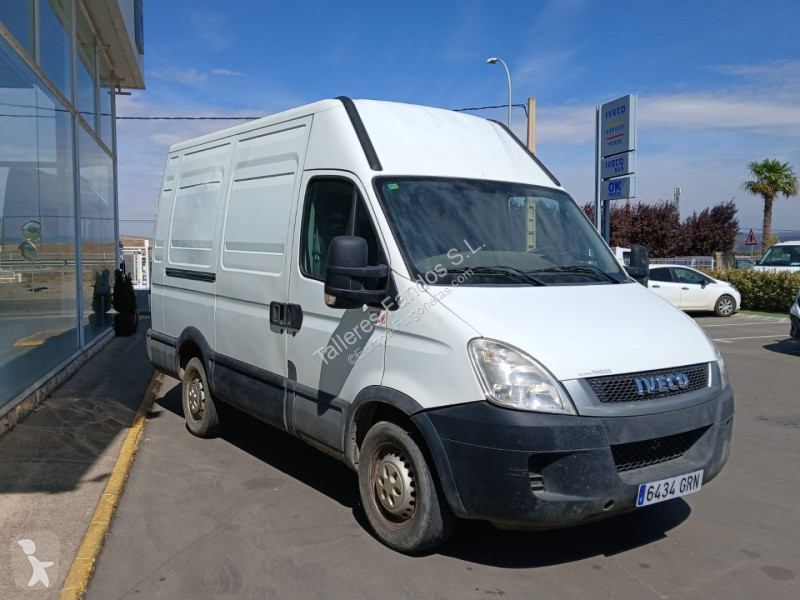 Furgoneta Iveco 35S13 10m3