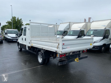 Con volquete Iveco