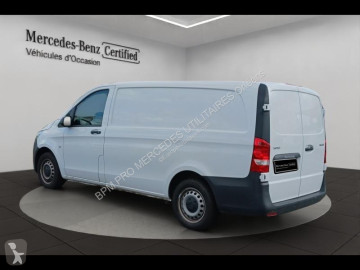 عربة نفعية مقفلة Mercedes