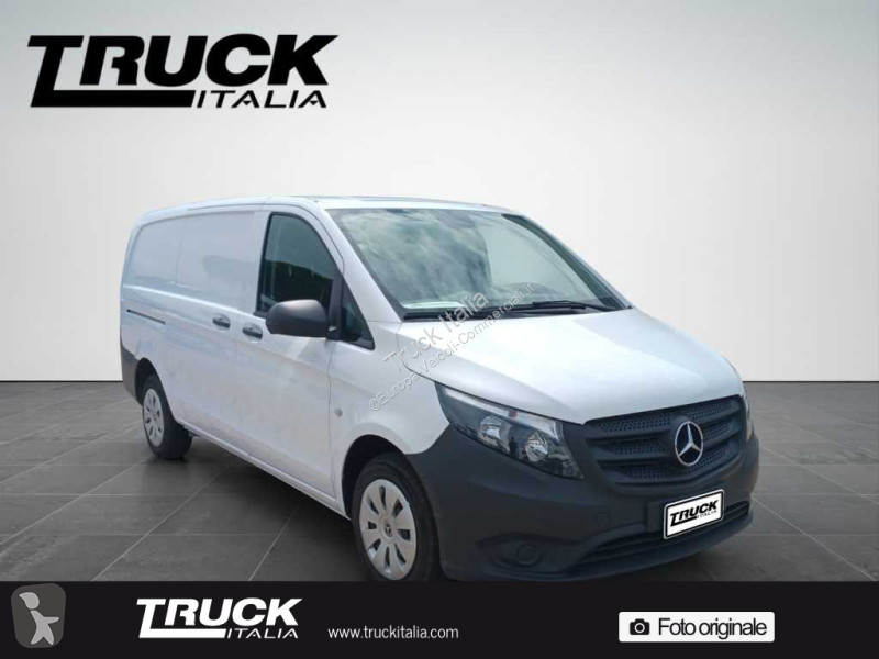 Furgoneta Mercedes III
