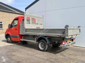 Utilitaire benne Mercedes