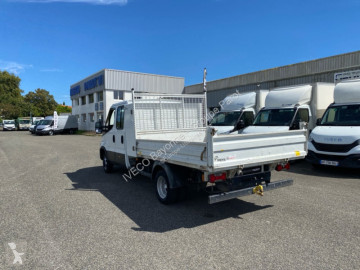Con volquete Iveco