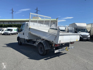 Con volquete Iveco